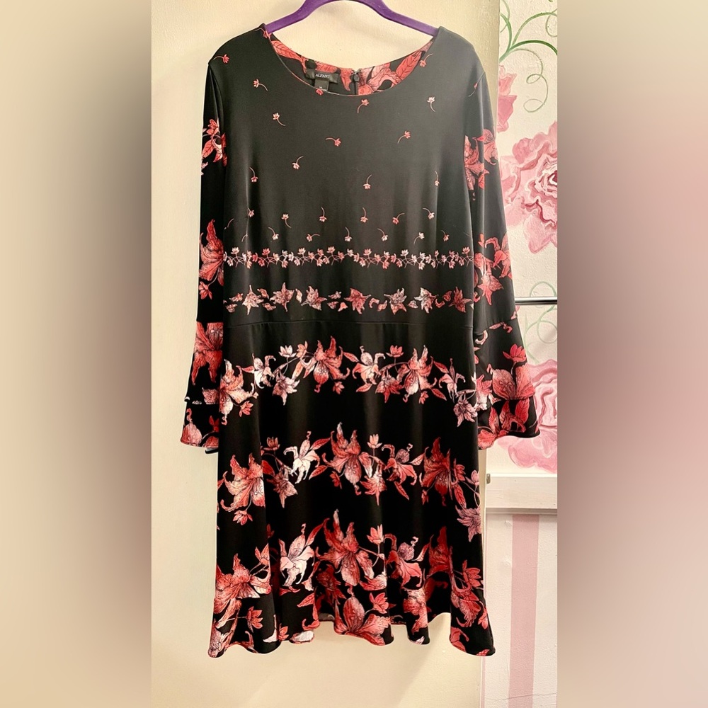 Alfani Floral Pattern Dress
SIZE 14   **EXCELLENT CONDITION**